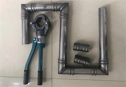 静安承台冷却管